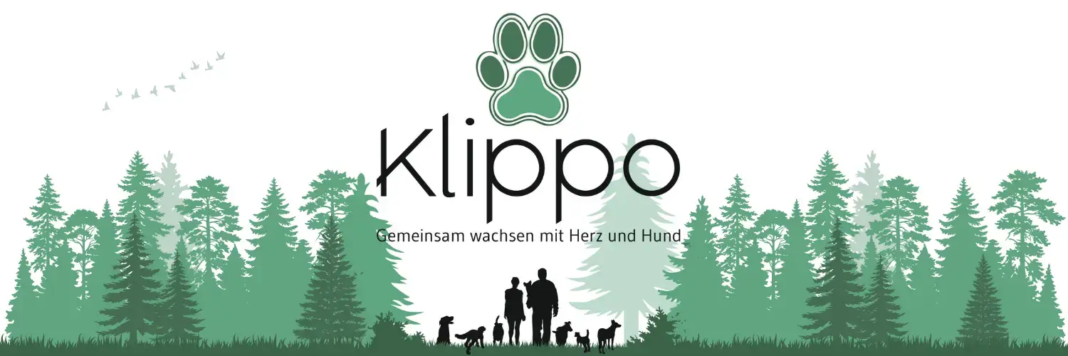 Illustrierter Tannenwald mit dem Klippo-Logo und Menschen mit Hunden